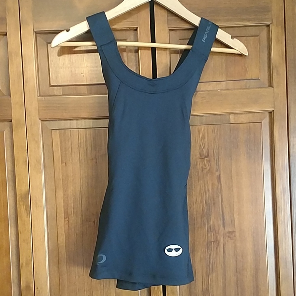 NWT Pearl Izumi journey tank